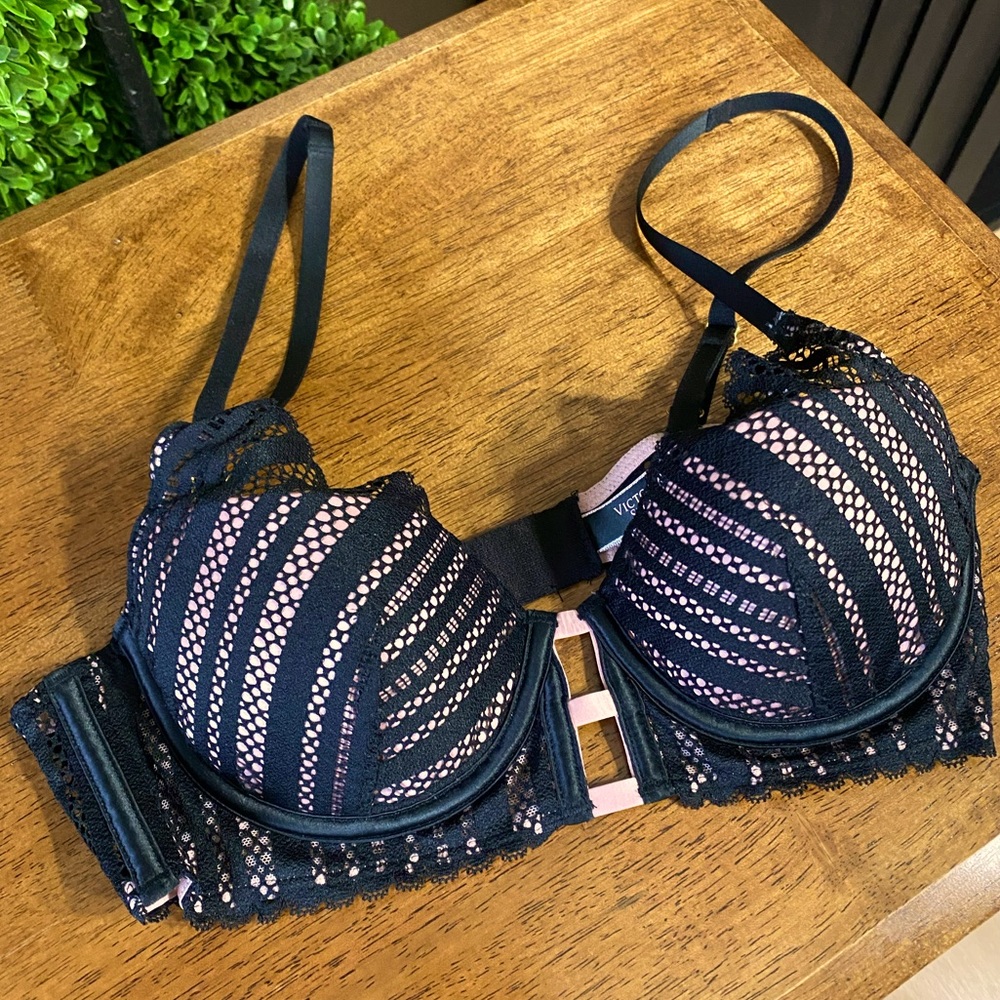 Victoria’s Secret Black/Pink Lace Bra